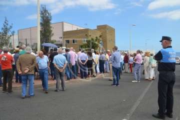 Acto de descubrimiento de la placa de la calle de Farmacéutico Francisco Artiles Betancor (Foto TA)